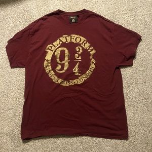 Harry Potter Shop Platform 9 3/4 Tee Shirt Size XL Burgundy Maroon, flat 22